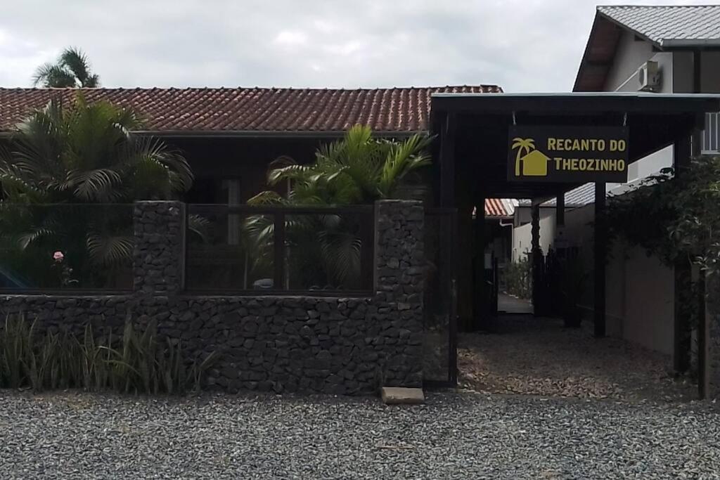 Residencial Recanto Do Theozinho Бомбиньяс Экстерьер фото